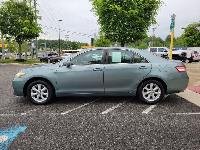 Toyota Camry 4dr Sdn V6 Auto XLE (Natl) 2011