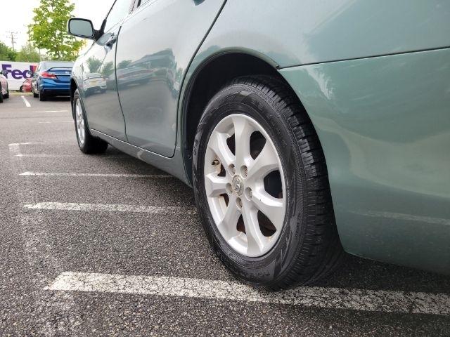 Toyota Camry 4dr Sdn V6 Auto XLE (Natl) 2011