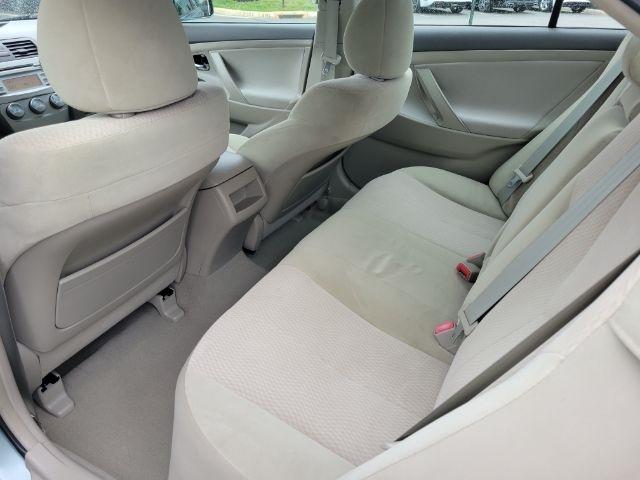 Toyota Camry 4dr Sdn V6 Auto XLE (Natl) 2011