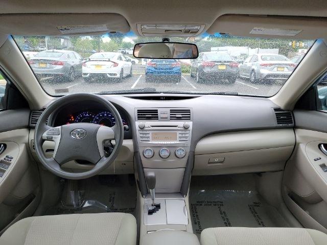 Toyota Camry 4dr Sdn V6 Auto XLE (Natl) 2011