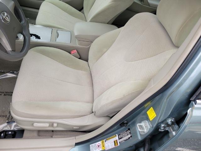 Toyota Camry 4dr Sdn V6 Auto XLE (Natl) 2011
