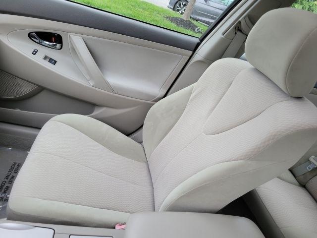 Toyota Camry 4dr Sdn V6 Auto XLE (Natl) 2011