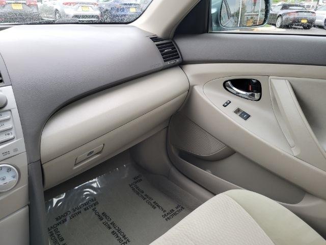 Toyota Camry 4dr Sdn V6 Auto XLE (Natl) 2011