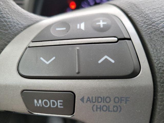 Toyota Camry 4dr Sdn V6 Auto XLE (Natl) 2011