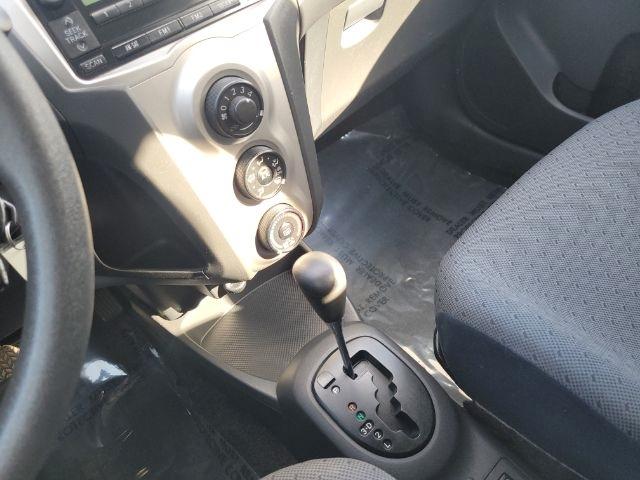 Toyota Yaris 5dr LB Man (Natl) 2010