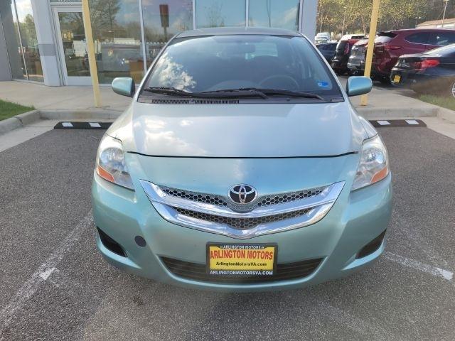 Toyota Yaris 4dr Sdn Man (Natl) 2010