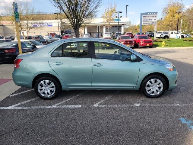 Toyota Yaris 4dr Sdn Man (Natl) 2010