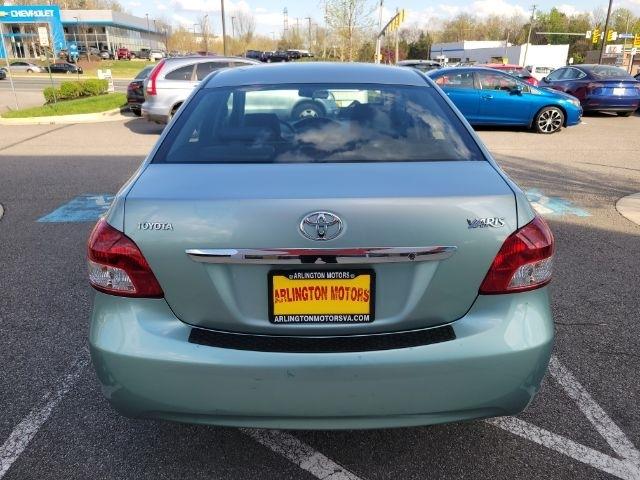 Toyota Yaris 4dr Sdn Man (Natl) 2010