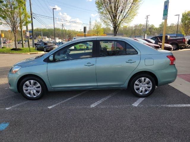 Toyota Yaris 4dr Sdn Man (Natl) 2010