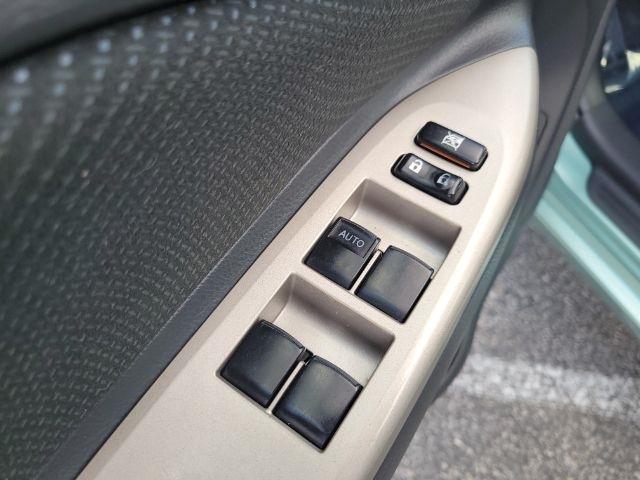 Toyota Yaris 4dr Sdn Man (Natl) 2010