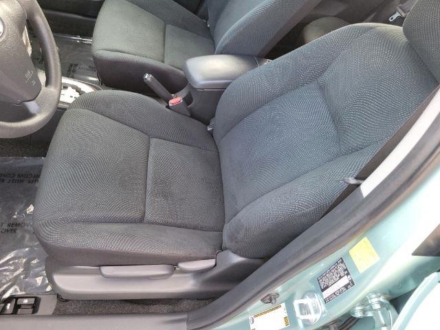 Toyota Yaris 4dr Sdn Man (Natl) 2010