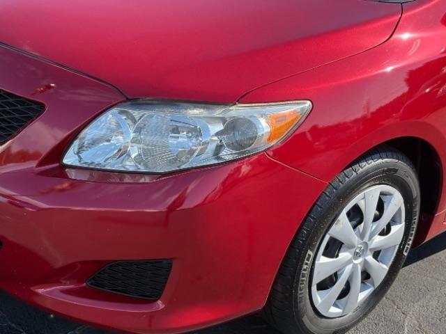 Toyota Corolla 4dr Sdn Man (Natl) 2009