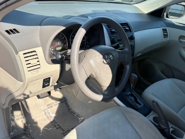 Toyota Corolla 4dr Sdn Man (Natl) 2009