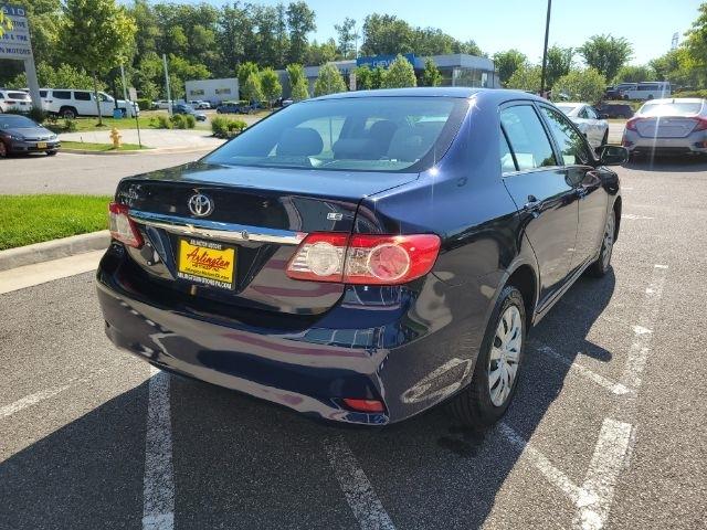 Toyota Corolla 4dr Sdn Auto LE Special Edition (Natl) 2013