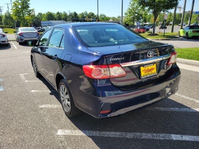 Toyota Corolla 4dr Sdn Auto LE Special Edition (Natl) 2013