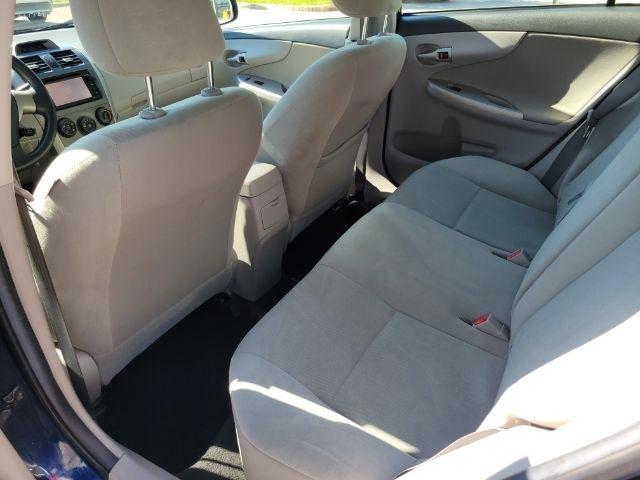 Toyota Corolla 4dr Sdn Auto LE Special Edition (Natl) 2013
