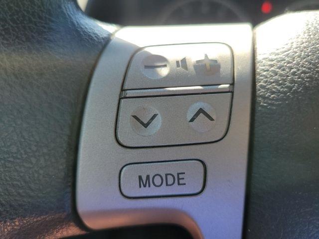 Toyota Corolla 4dr Sdn Auto LE Special Edition (Natl) 2013