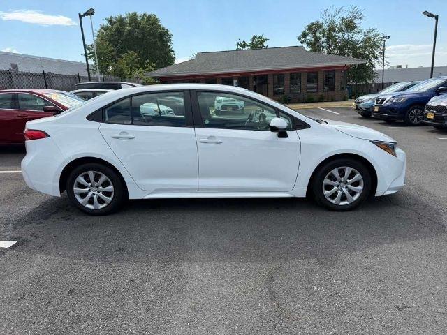 Toyota Corolla LE CVT (Natl) 2024