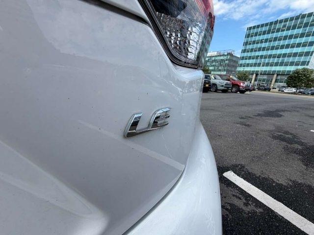 Toyota Corolla LE CVT (Natl) 2024