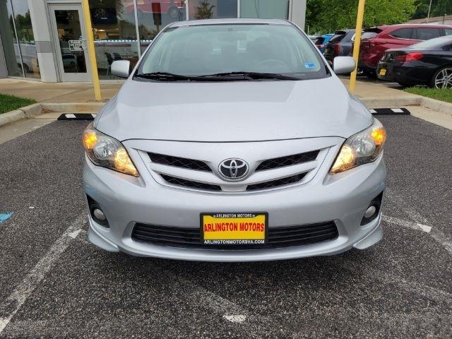 Toyota Corolla 4dr Sdn Auto LE (Natl) 2012