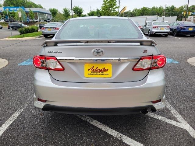 Toyota Corolla 4dr Sdn Auto LE (Natl) 2012