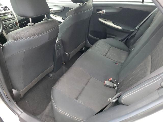 Toyota Corolla 4dr Sdn Auto LE (Natl) 2012