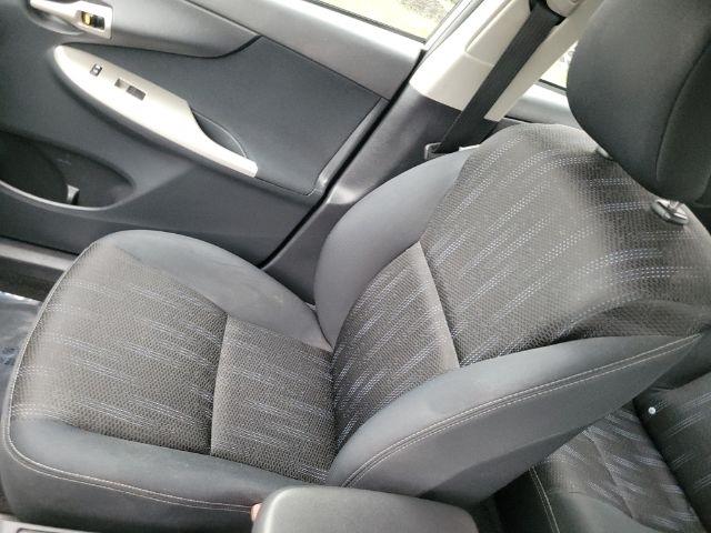 Toyota Corolla 4dr Sdn Auto LE (Natl) 2012