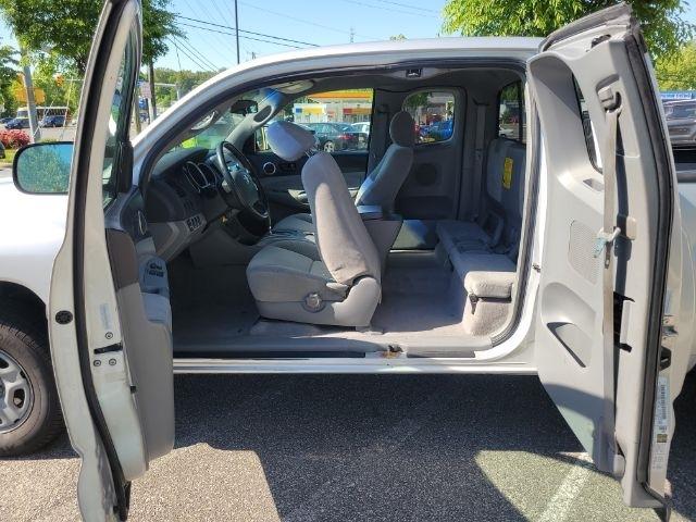 Toyota Tacoma 2WD Access I4 MT (Natl) 2008