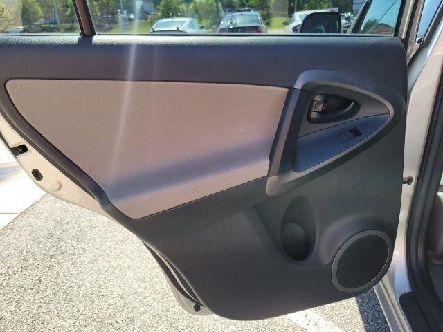 Toyota RAV4 4WD 4dr 4-cyl 4-Spd AT (Natl) 2011