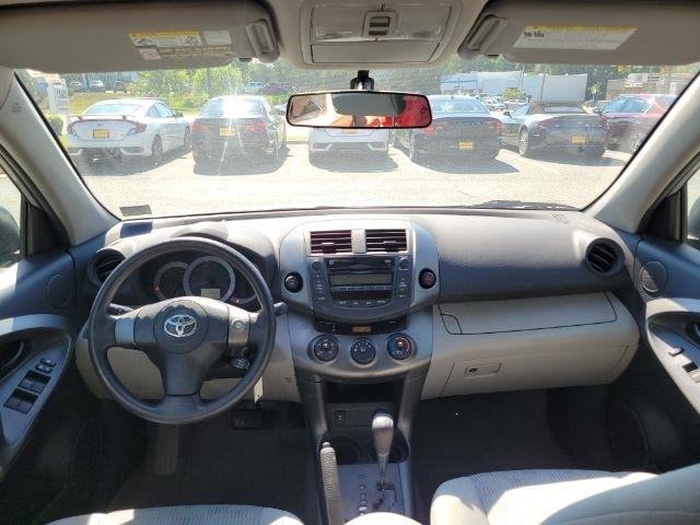 Toyota RAV4 4WD 4dr 4-cyl 4-Spd AT (Natl) 2011