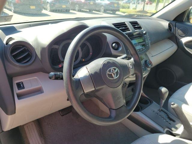 Toyota RAV4 4WD 4dr 4-cyl 4-Spd AT (Natl) 2011