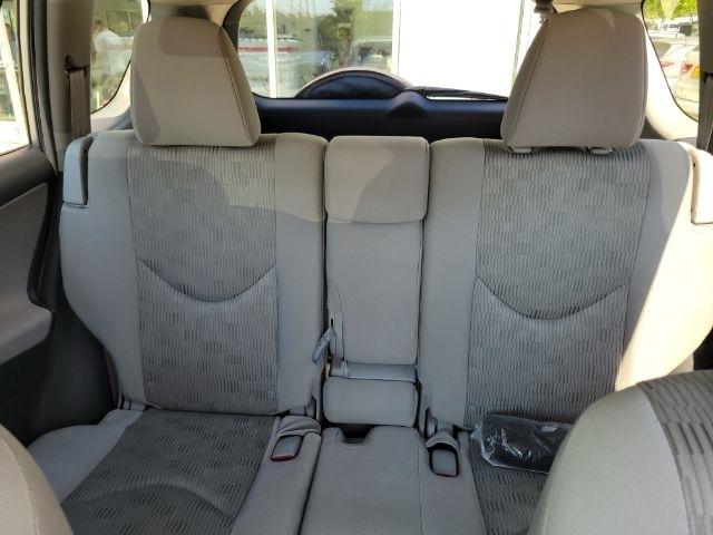 Toyota RAV4 4WD 4dr 4-cyl 4-Spd AT (Natl) 2011