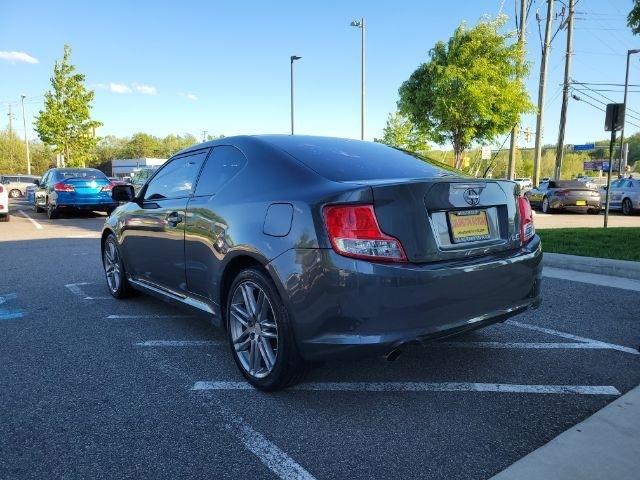 Scion tC 2dr HB Man (Natl) 2011