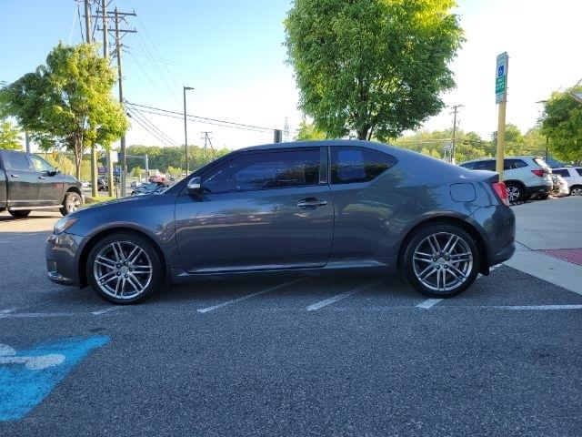 Scion tC 2dr HB Man (Natl) 2011