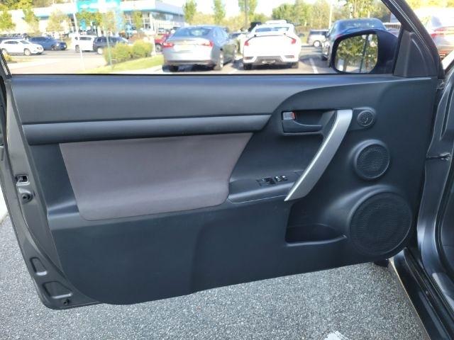 Scion tC 2dr HB Man (Natl) 2011