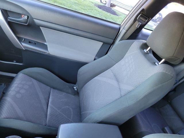 Scion tC 2dr HB Man (Natl) 2011