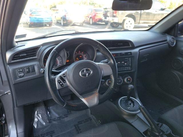 Scion tC 2dr HB Man (Natl) 2011