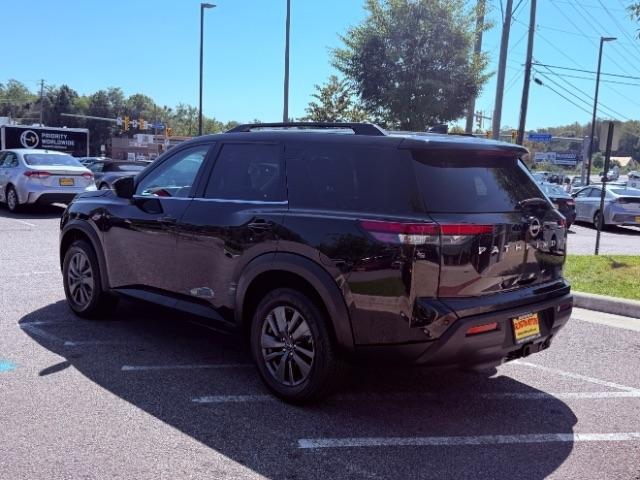 Nissan Pathfinder SV 2WD 2022