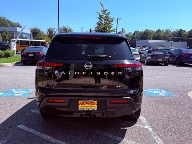 Nissan Pathfinder SV 2WD 2022