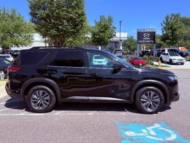 Nissan Pathfinder SV 2WD 2022