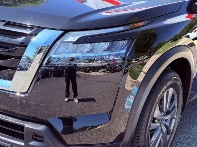 Nissan Pathfinder SV 2WD 2022