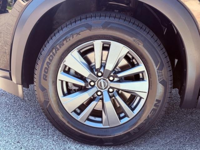 Nissan Pathfinder SV 2WD 2022