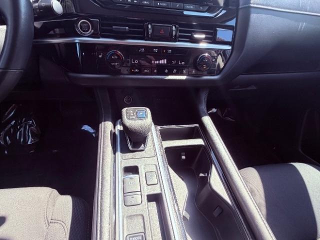 Nissan Pathfinder SV 2WD 2022