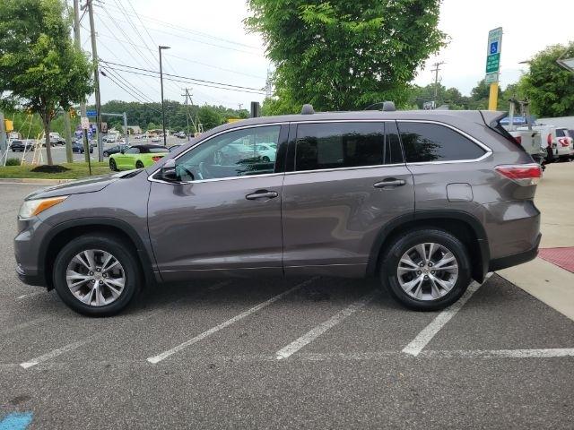 Toyota Highlander AWD 4dr V6 LE (Natl) 2014
