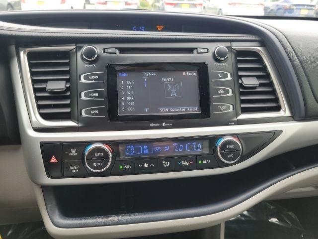 Toyota Highlander AWD 4dr V6 LE (Natl) 2014