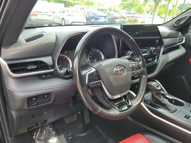 Toyota Highlander Platinum FWD (Natl) 2023