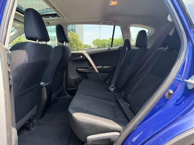 Toyota RAV4 AWD 4dr XLE (Natl) 2015