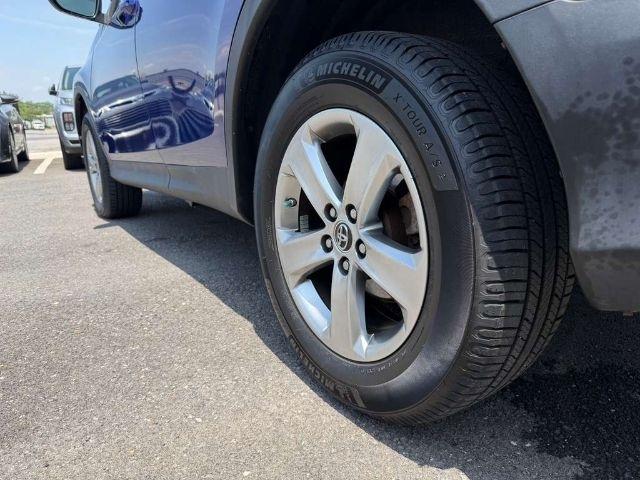 Toyota RAV4 AWD 4dr XLE (Natl) 2015