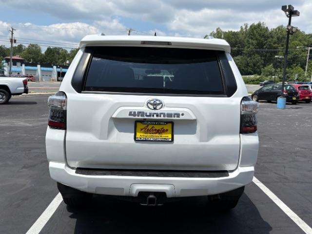 Toyota 4Runner RWD 4dr V6 SR5 Premium (Natl) 2015