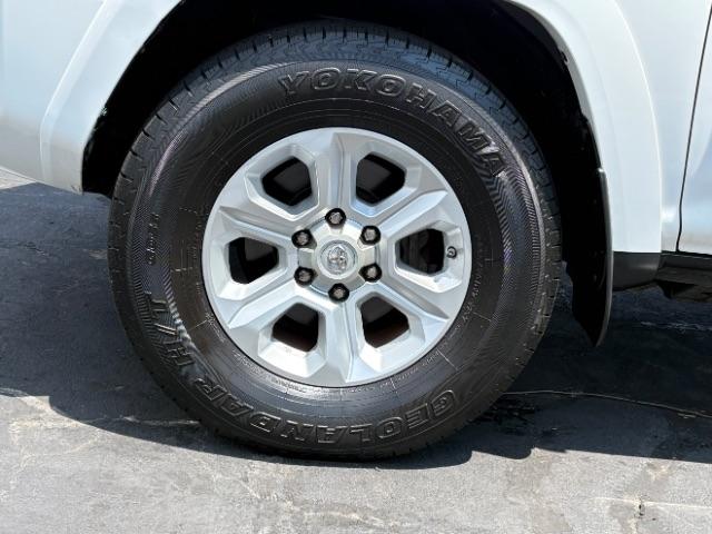 Toyota 4Runner RWD 4dr V6 SR5 Premium (Natl) 2015
